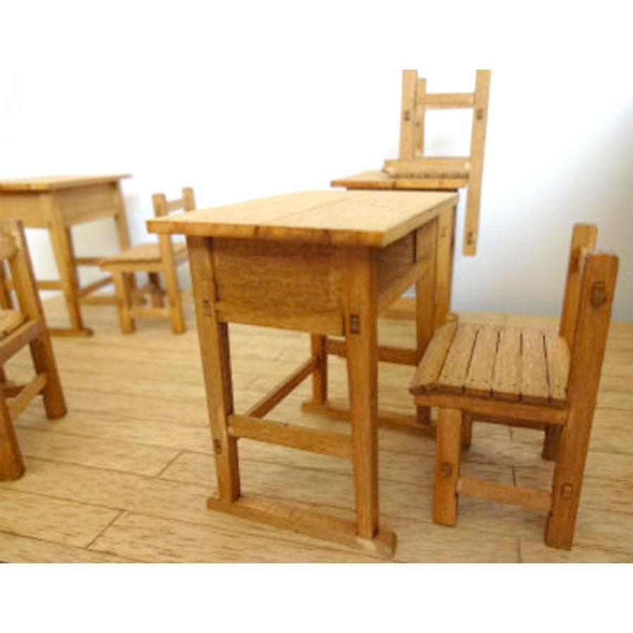 昭和の学校 机と椅子 ：コバーニ 未塗装キット 1/12 OY-001 : さかつう