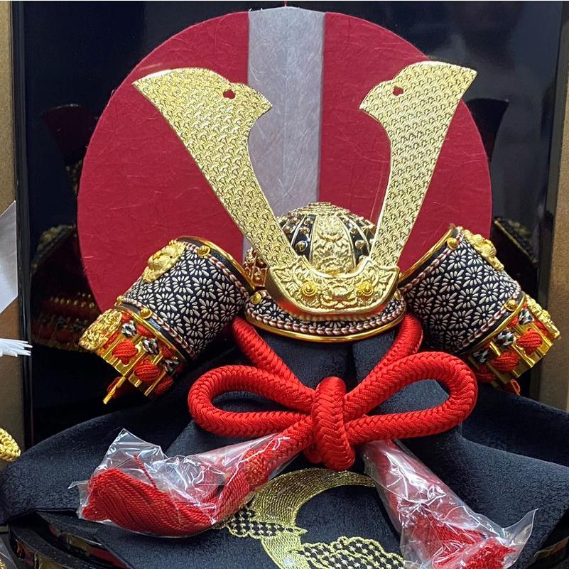 五月人形 兜飾り平飾 一久作 8号 赤染め麻和紙LED付 2024-yb166 幅45cm