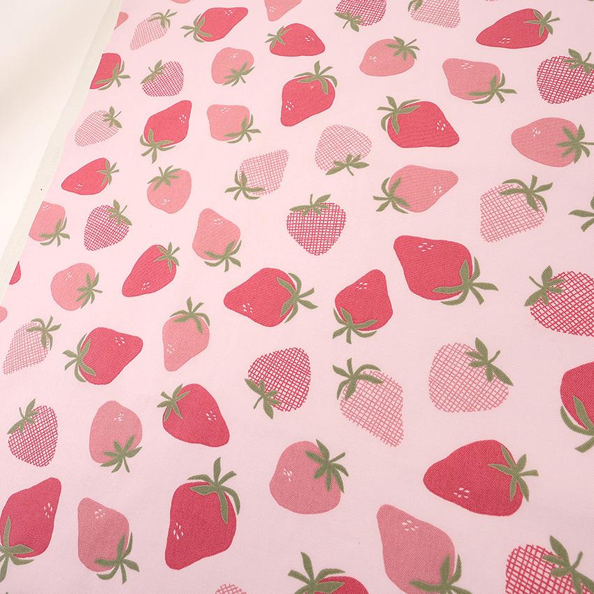 LE DEPART いちご柄 オックス 50cm単位 | 切売り 切り売り 生地 布