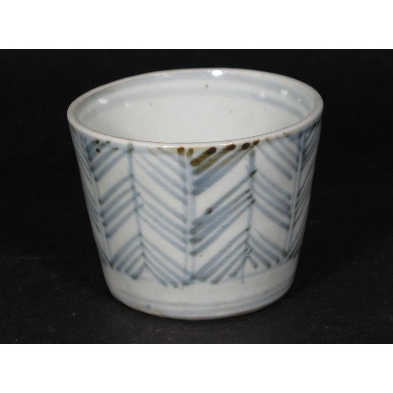 古伊万里 染付 矢羽根文 見込み岩波文 蛇の目高台 蕎麦猪口 (11) : SK