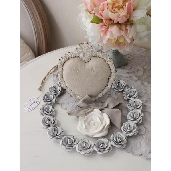 フランスアンティーク ローズリースが可愛い3人掛けソファー フランス