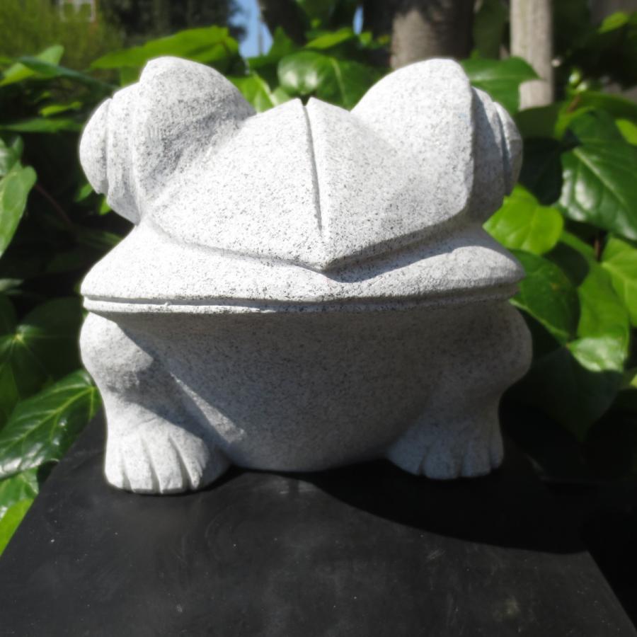 かえる カエル 全長33cm 置物 置き物 雑貨 御影石のオブジェ 庭先 玄関