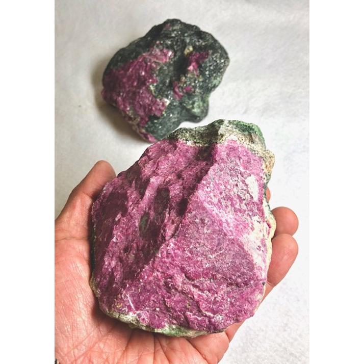 ルビーインゾイサイト アニョライト 原石 天然石 パワーストーン