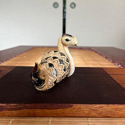 置物 金ヘビ へび 蛇 陶器 送料無料 F251G : リンコナダ(日本代理店