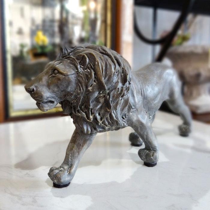 ライオンの置物 置物 ライオン アニマル雑貨 動物 百獣の王 風水