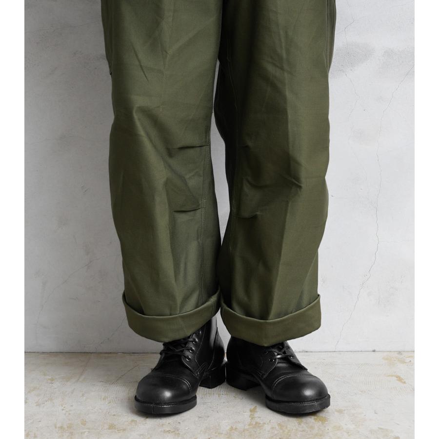 MILITARY（ミリタリー） 実物 新品 デッドストック オランダ軍 レザー