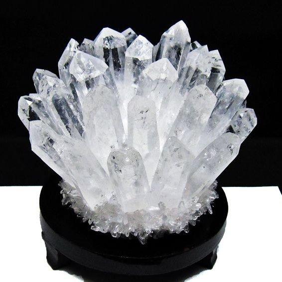 1.3Kg 水晶 クラスター 原石 台座付属 一点物 送料無料 182-8372