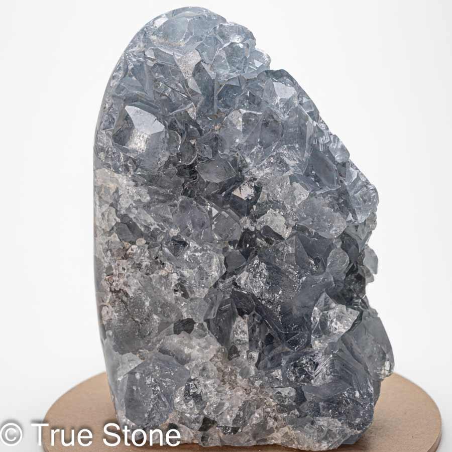 セレスタイト 天青石 天上界 原石 678g 天使 ジオード 晶洞 ドーム