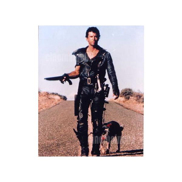 メル・ギブソン/『マッドマックス2』犬とマックスの写真 : シネマ