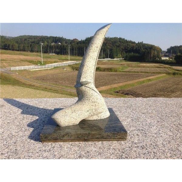 作品名「添う」 大場正人制作の御影石の抽象彫刻 高さ約53．5cm重