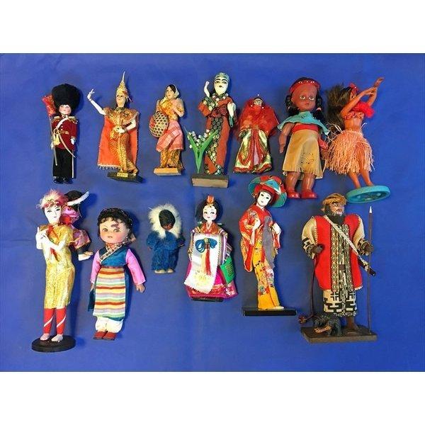 民族衣装人形 13体セット 中古 : おもしろ博物館ショップ - 通販