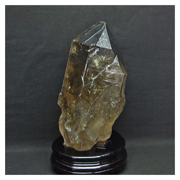 3.2Kg スモーキークォーツ 煙水晶 原石 ルチルクォーツ入り 台座付属