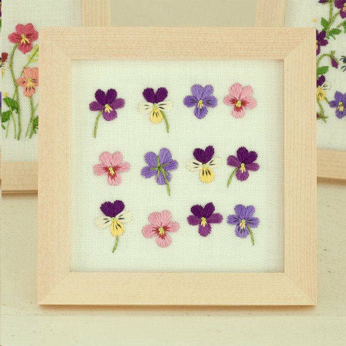 ヴィオラのブックカバー（パープル） | リバティ 生地、編み物、刺繍