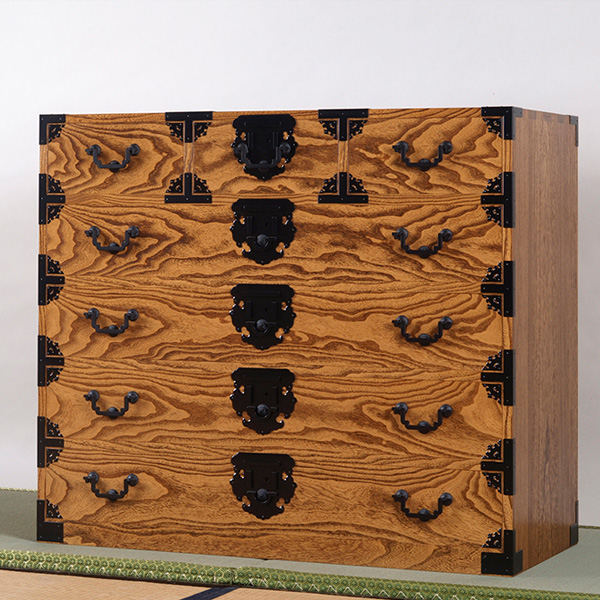 総桐 民芸調 漆塗りたんす - 名古屋桐たんす工房 出雲屋