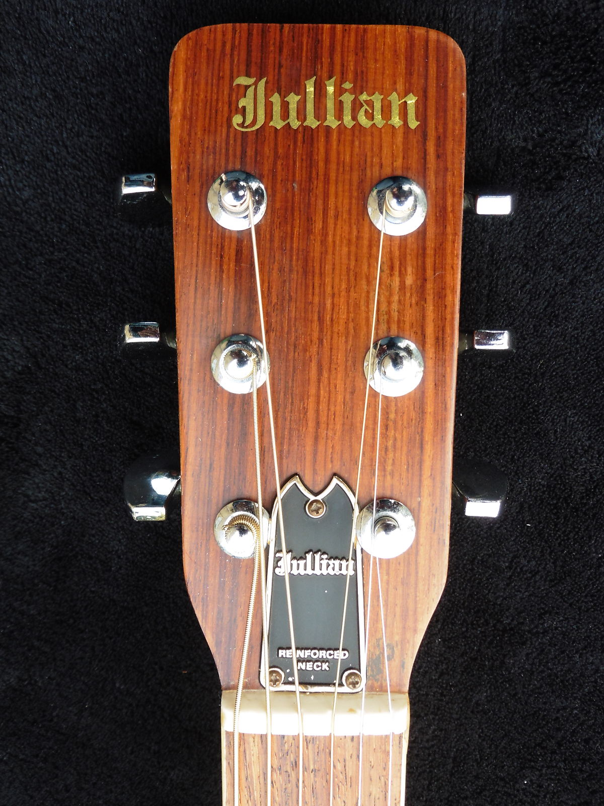 Jullian guitar – Jedistar