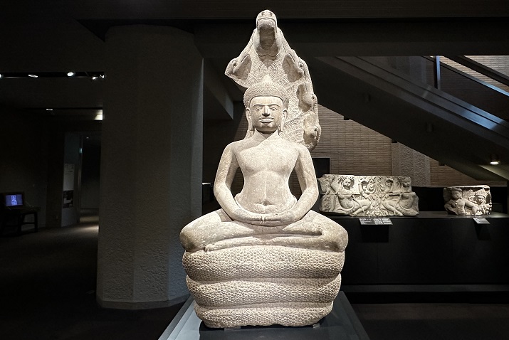 ベトナムのクメール彫刻」