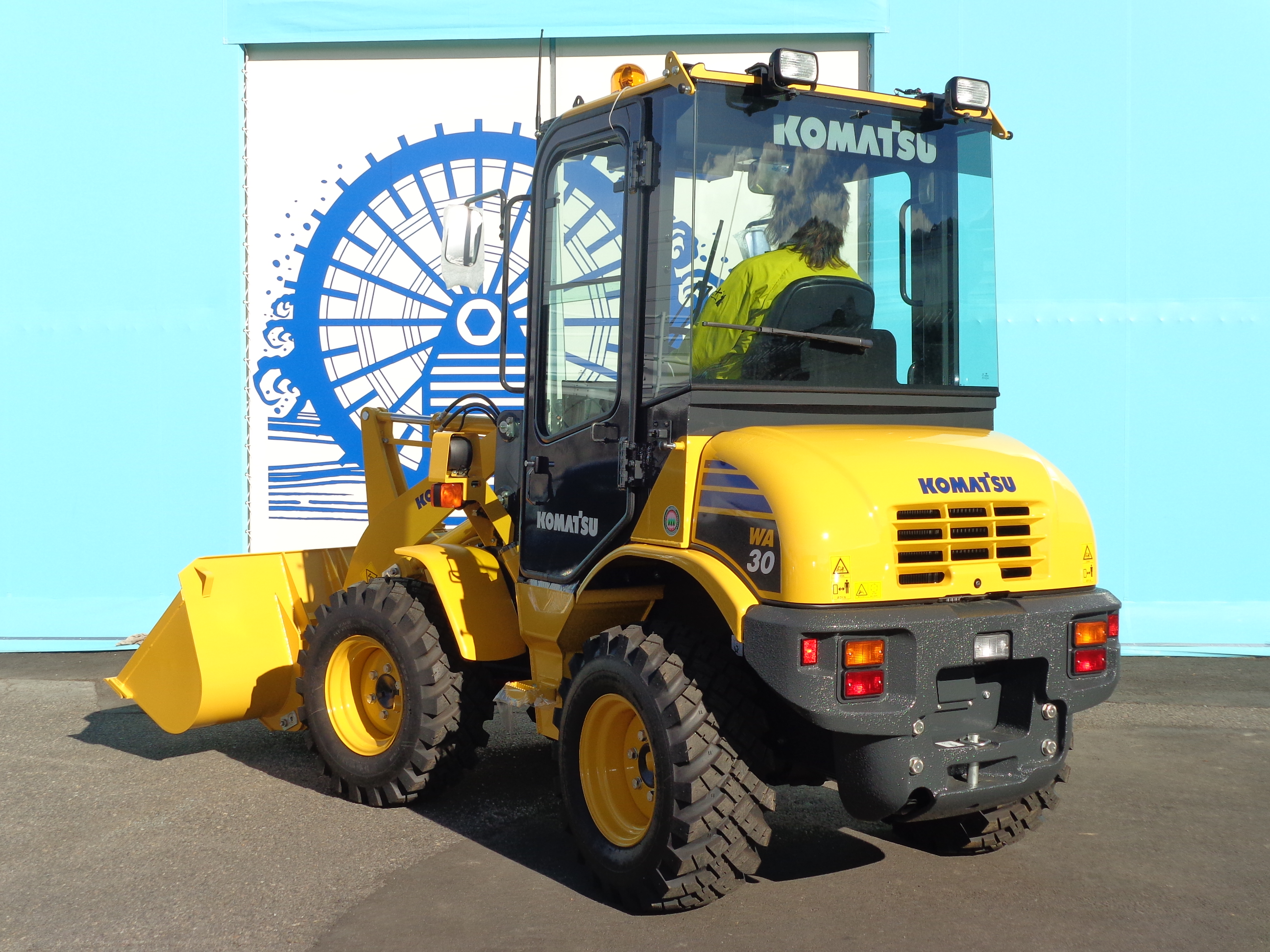 コマツ除雪機15～30馬力未満KOMATSU ホイールローダー WA30-6E0 キャブ