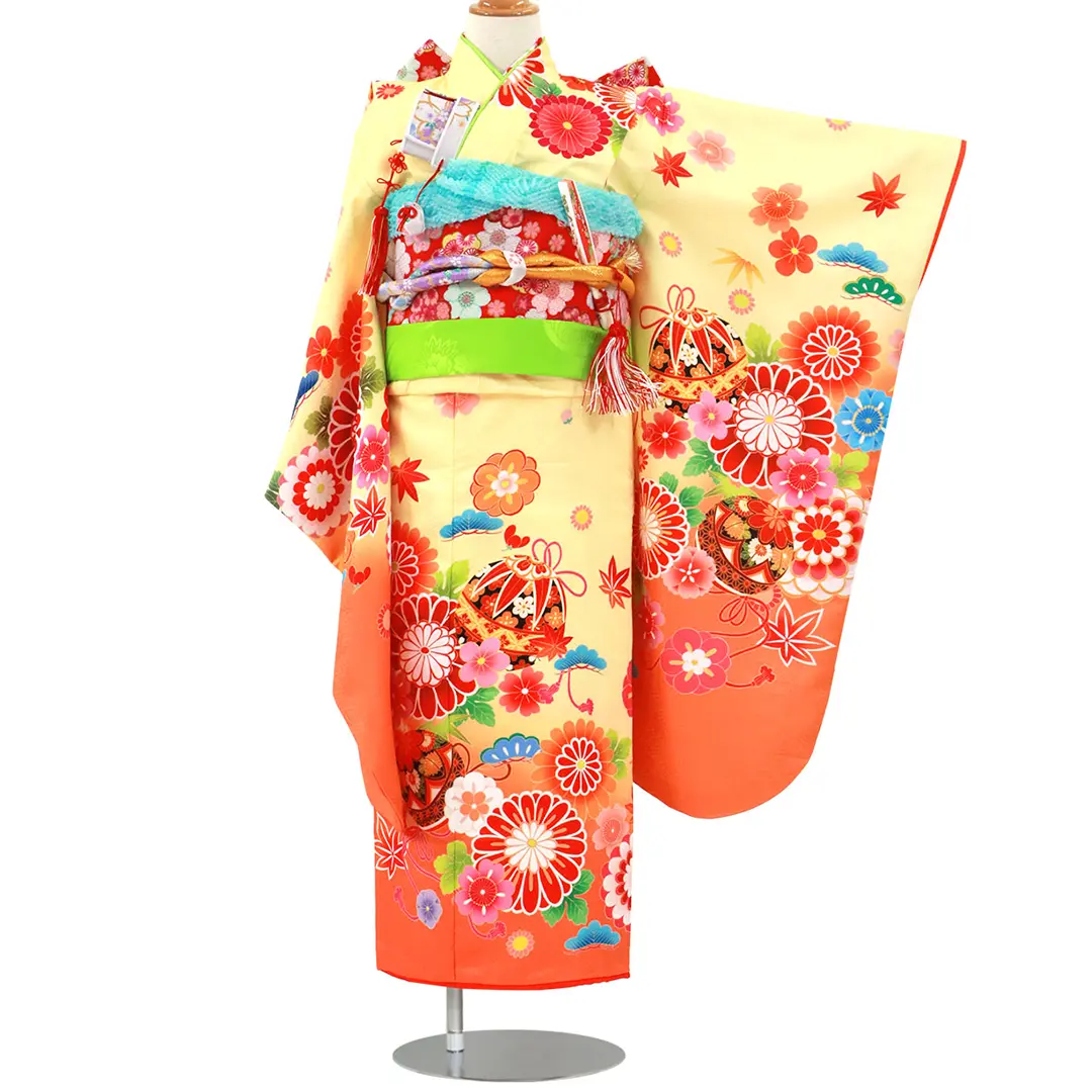 クリームとオレンジ地に鞠と菊の着物／七五三・七歳女の子 | 宅配着物