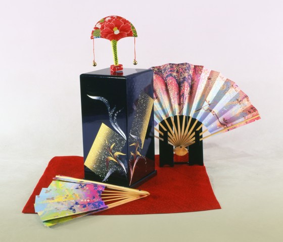 雛祭りには、投扇興をして遊びましょう。「Back To The Future!」も