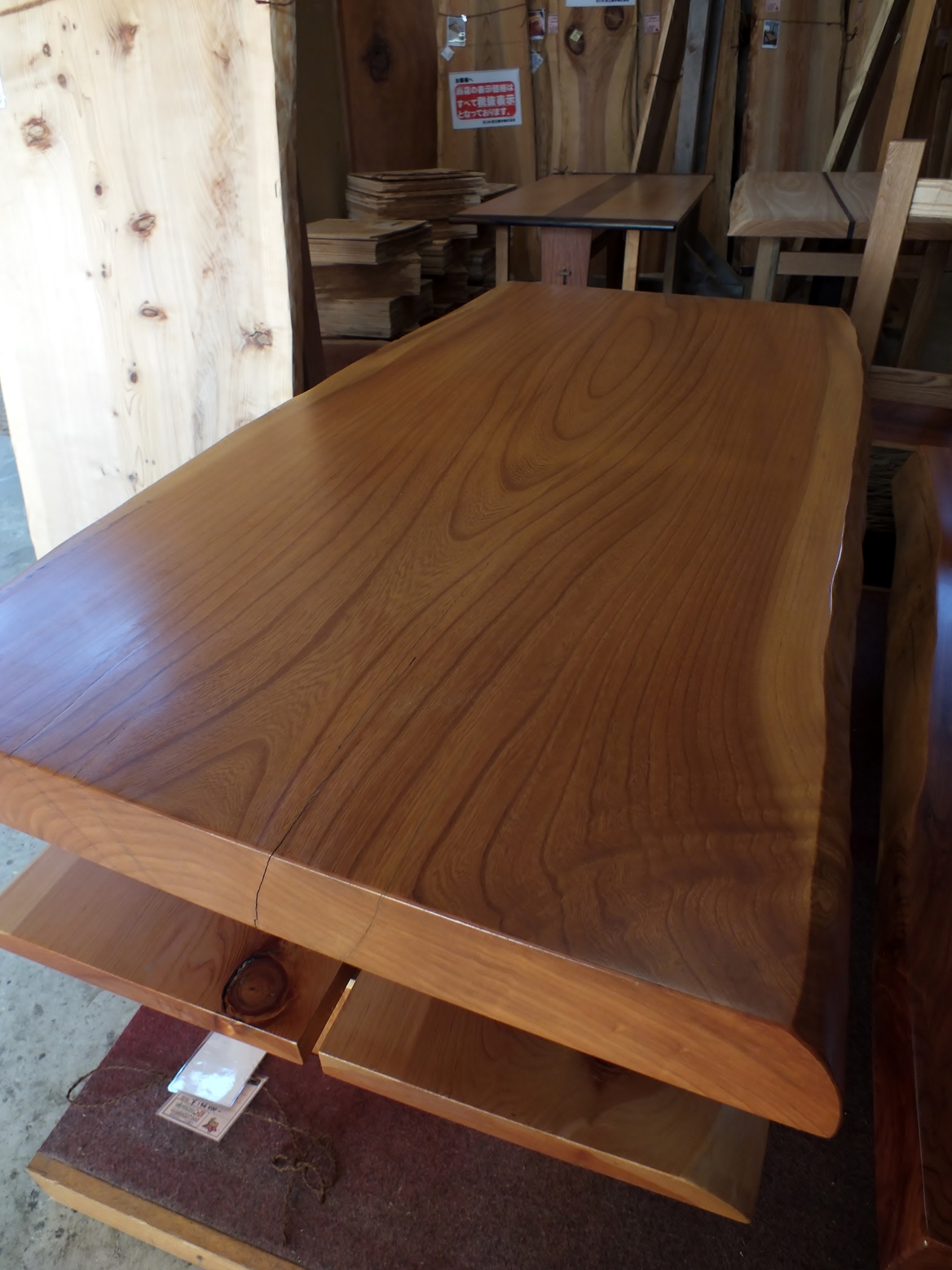 ウレタン塗装のテーブルを漆塗りでリメイク【ケヤキ一枚板】 | 一枚板x