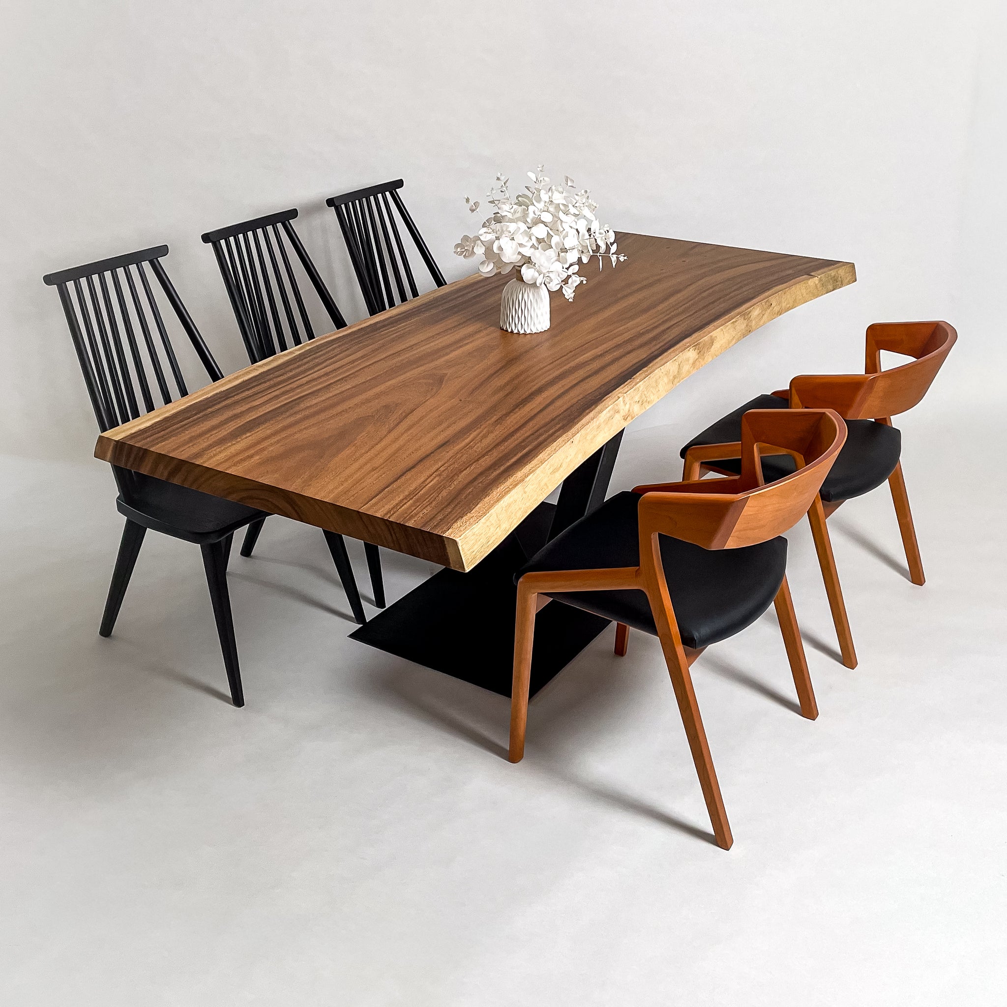 モンキーポッド一枚板ダイニングテーブル｜鬼童銘木（KIDOMEIMOKU