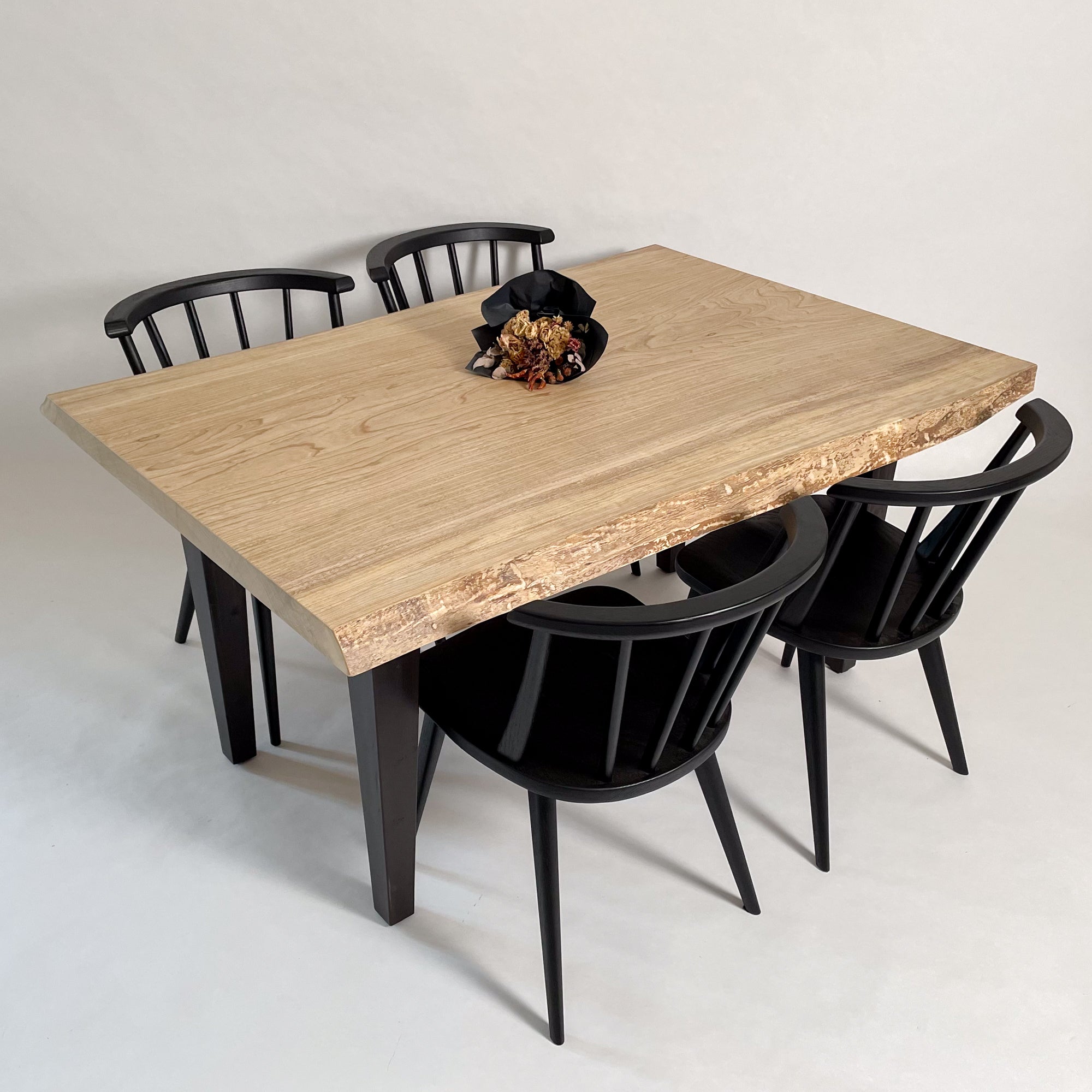 KIDOMEIMOKU 栓一枚板ダイニングテーブル｜140cm(4人掛け) – 【公式