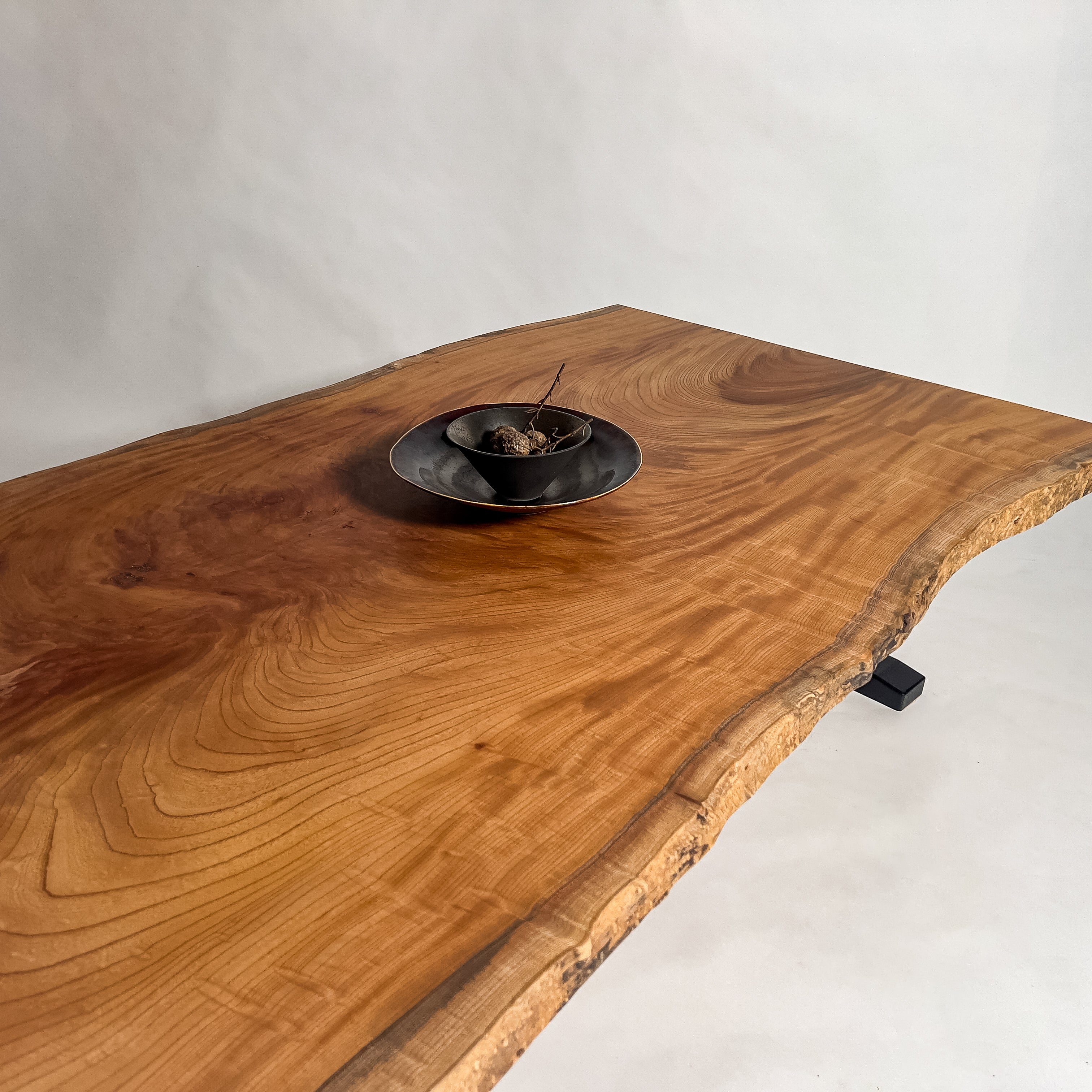 欅（けやき）一枚板テーブル｜【公式】KIDO MEIMOKU（鬼童銘木