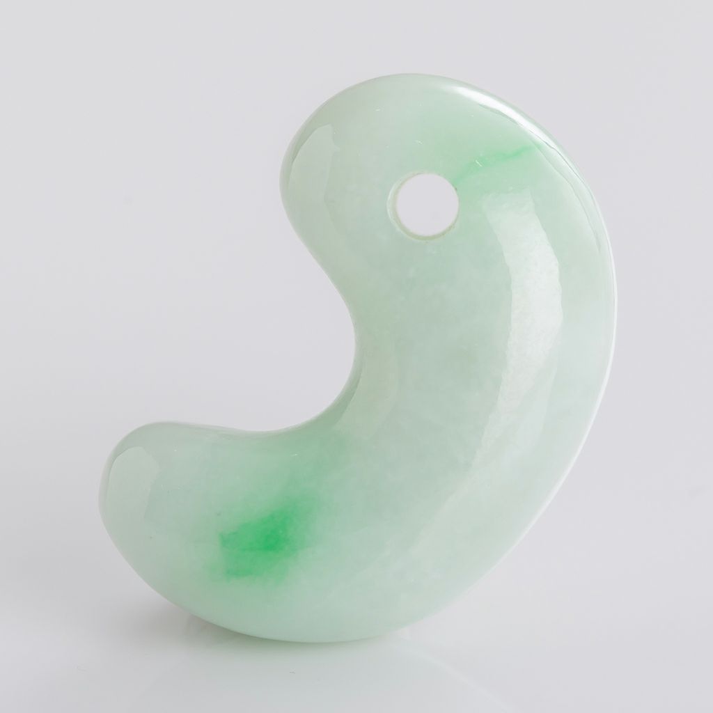 勾玉／淡緑色ヒスイ | 糸魚川翡翠工房こたき