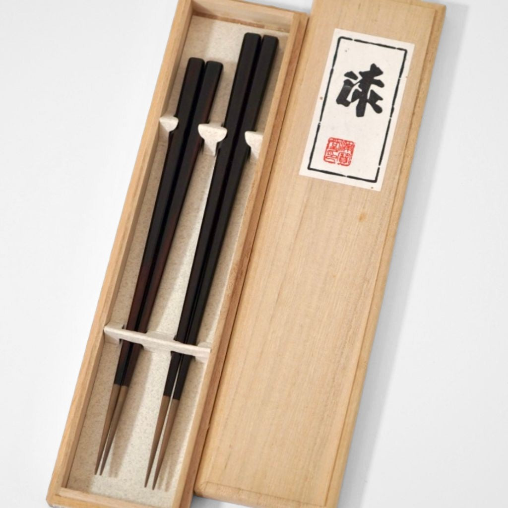 石川漆宝堂 夫婦箸 縞黒檀面取先銀地 – 漆器 高翆
