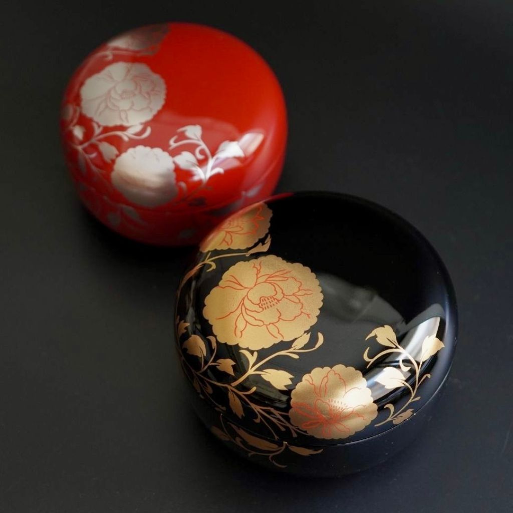 越前 華唐草ボンボニエール（黒/朱） – 漆器 高翆