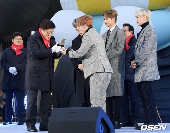 PHOTO@ソウル」SEVENTEENホシ、ウジ、ジュン、ウォヌ「Coex Winter