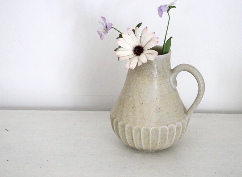 お気に入りの花器をひとつ | 暮らしとおしゃれの編集室