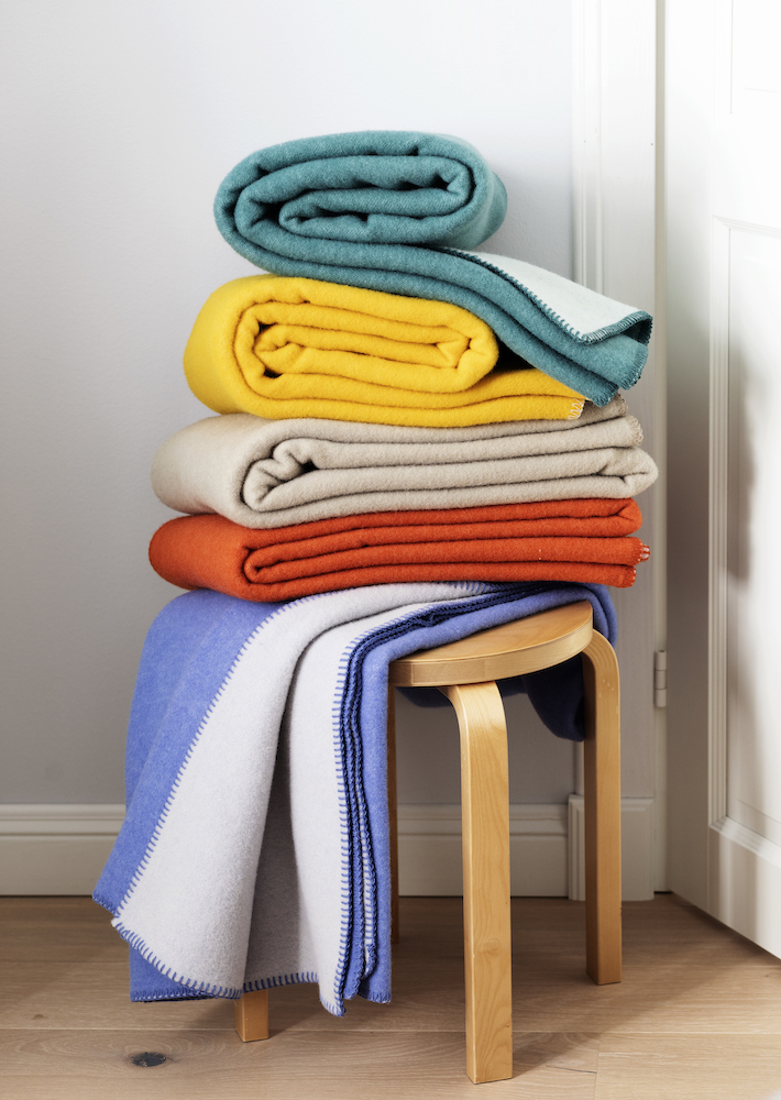 冬の暮らしを明るく鮮やかに！デザインと色が楽しいブランケット