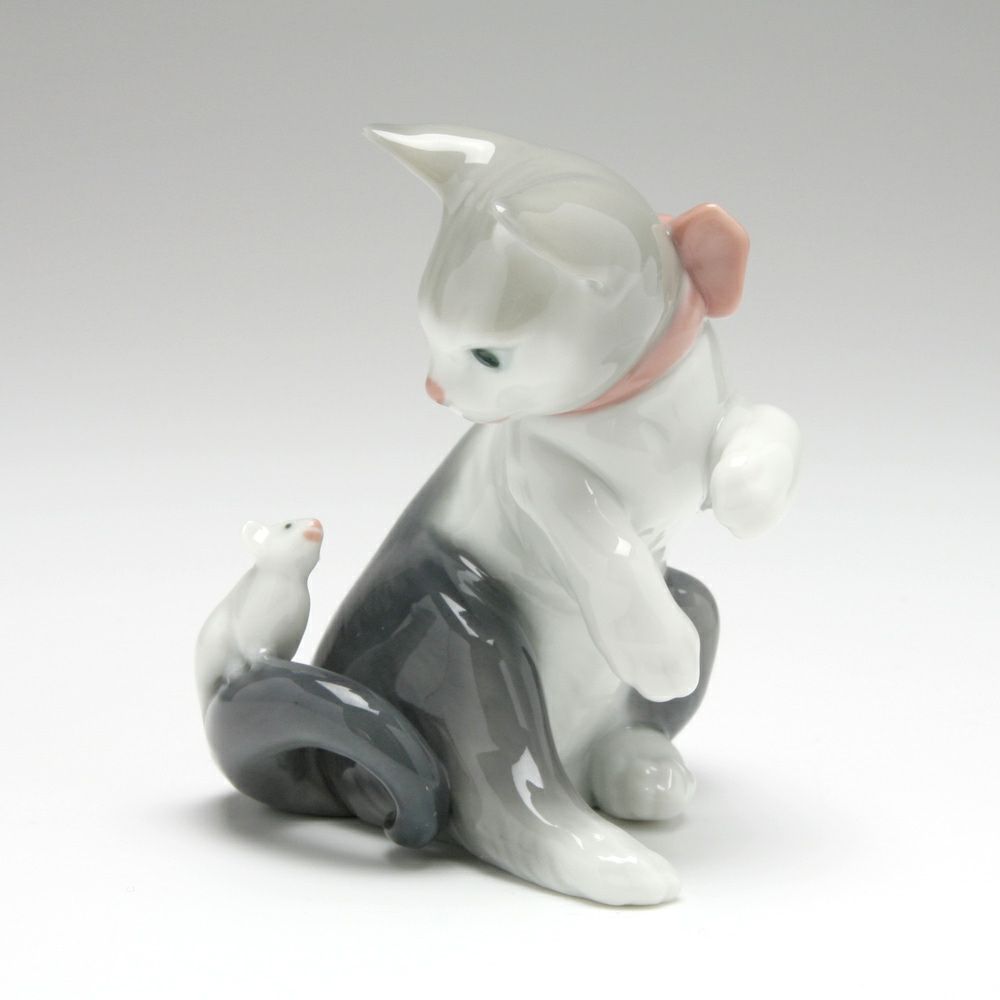 リヤドロ 驚いた仔猫ちゃん 05236 | ブランド洋食器専門店ル・ノーブル