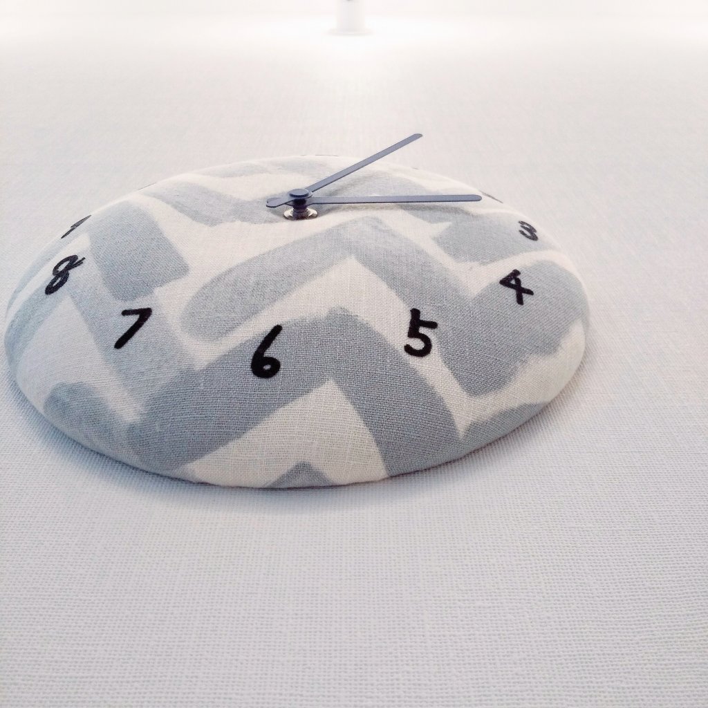 ミナペルホネンの壁掛け時計、bolo。 | LEE