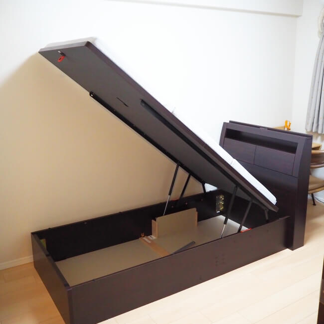 ニトリ】収納力抜群！跳ね上げ式ベッドをネットで購入 | LEE