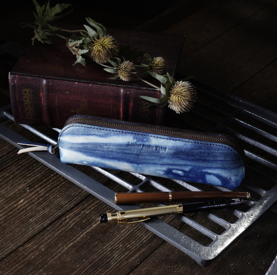 ペンケース 本革 天然藍染の福山レザー ｜ ノンブル – T h i r d