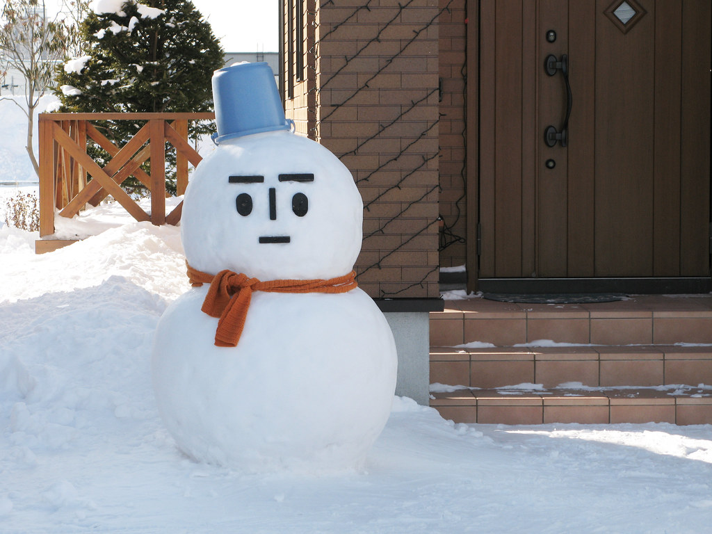 Snowman. | なんとう正統派な雪だるま w 超コンサバ雪だるま。 顔が