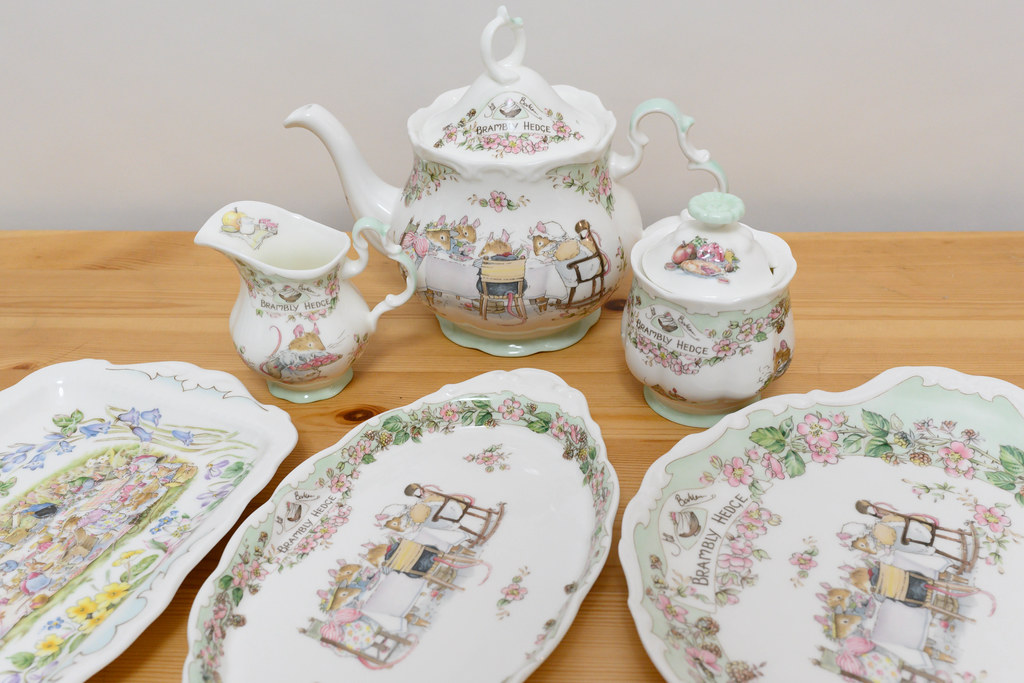 ブランブリーヘッジ』の世界（シリーズ一覧）｜ブランド食器買取の