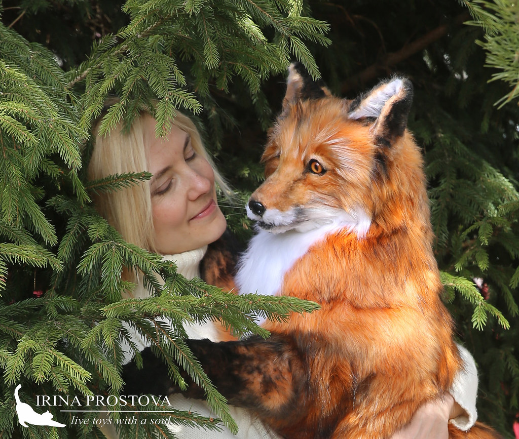 送料無料】ロシア キツネのリアルなぬいぐるみ。オークのおもちゃ