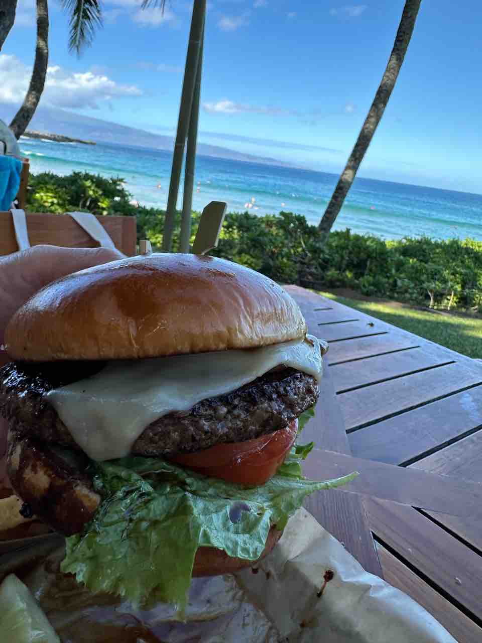 バーガー シャック】ビーチの目の前・ビューが素敵な高級ハンバーガー