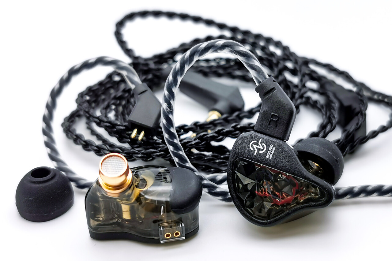 CCZ HARMONY (BC01 PRO)」 特徴的な力強い低域を踏襲しつつより音質を