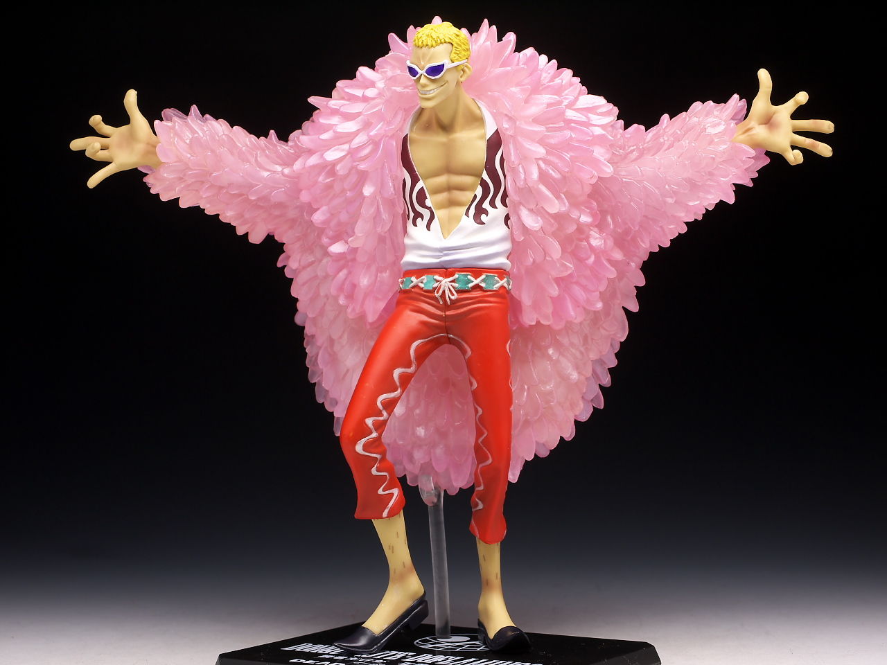 ワンピース アーカイブコレクション ドフラミンゴ フィギュア