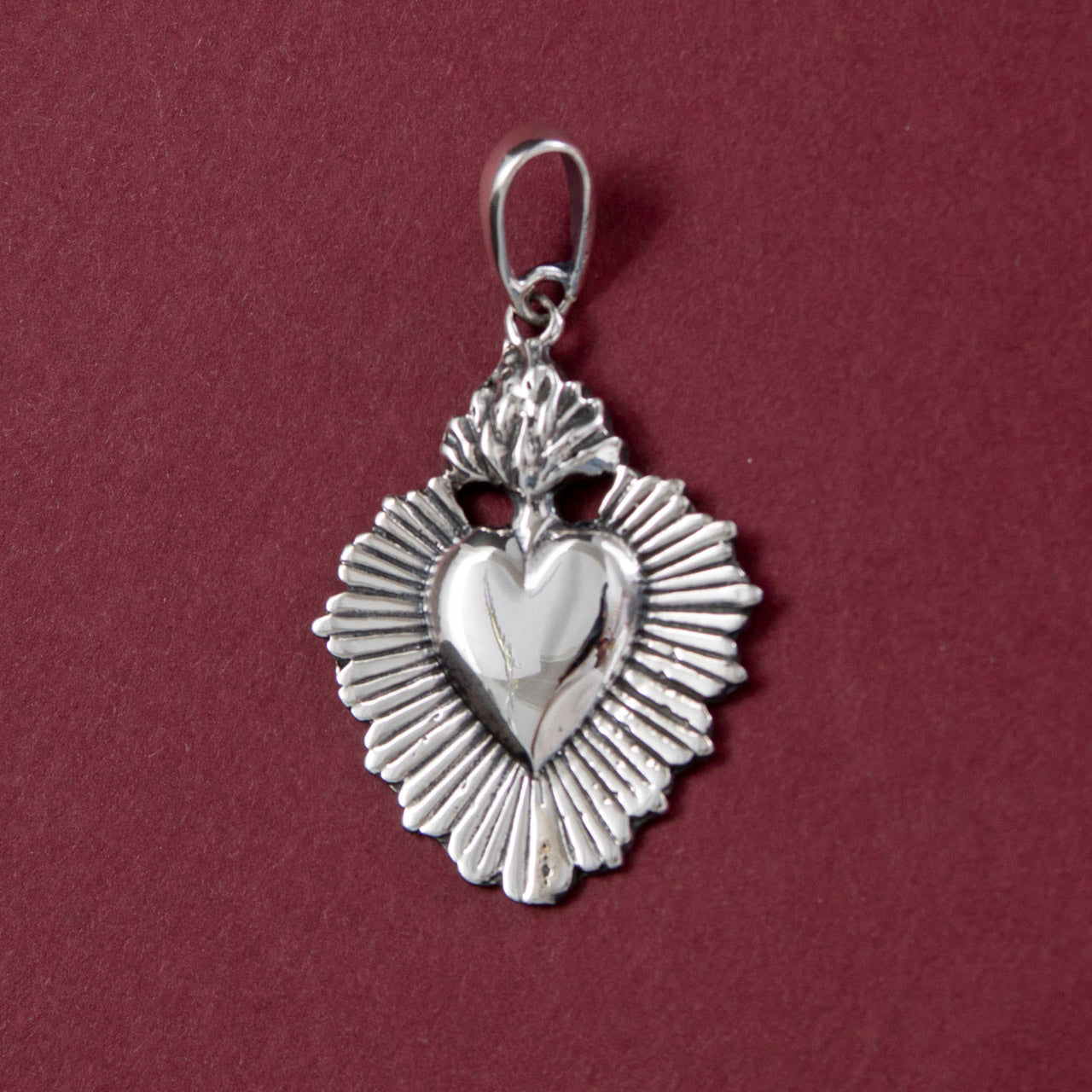 Sterling Silver Sacred Heart Pendant | Lolo Mexican Mercadito