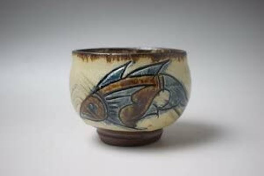 Amazon.co.jp: G591 人間国宝 金城次郎 壷屋焼 刷毛目魚紋茶碗 合箱 真