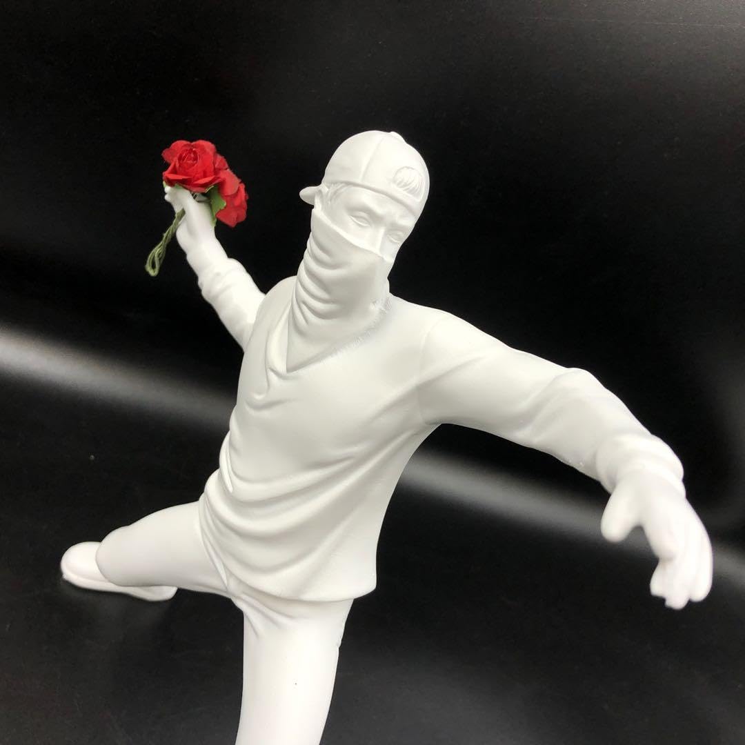 Amazon.co.jp: バンクシー アート Banksy art フィギュア 花束を投げる