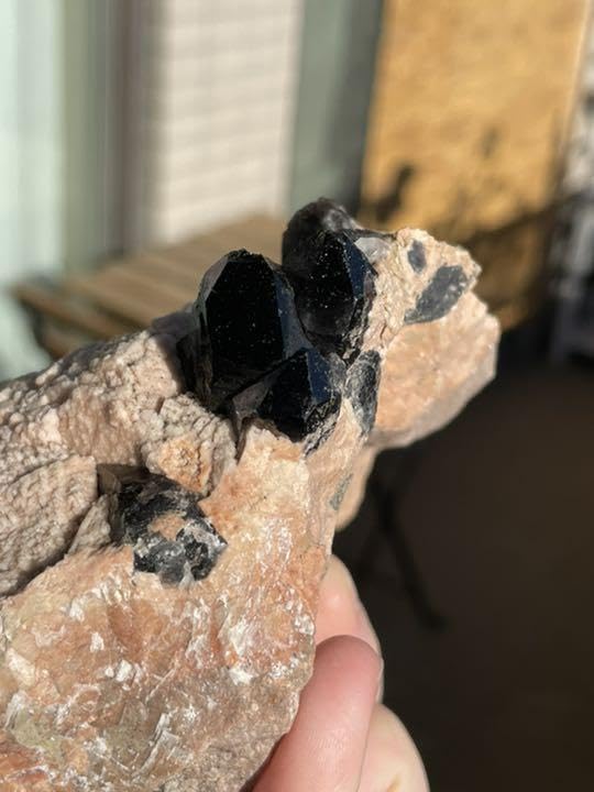 Amazon.co.jp: 黒水晶 モリオン クラスター 母岩付き 水晶 原石 自然石