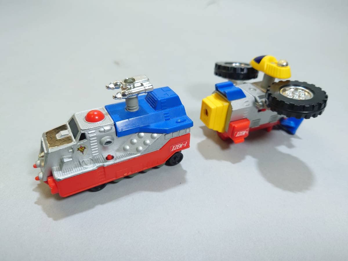 Amazon.co.jp: トミー アイゼン 1号 2号 合体セット 恐竜大戦争