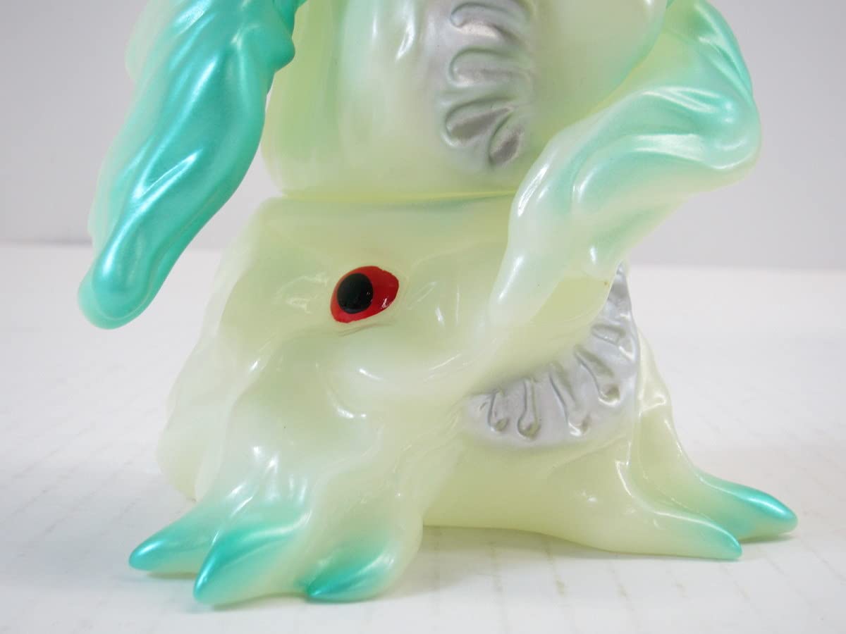 グリーンモンス「ウルトラマン」登場怪獣（M1号）蓄光版ソフビ