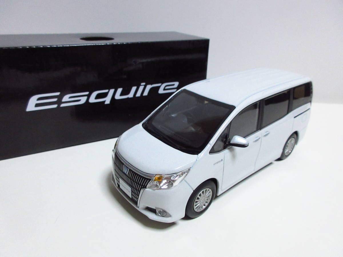 Amazon | 1/30 トヨタ 新型エスクァイア Esquire 前期 エスクワイア